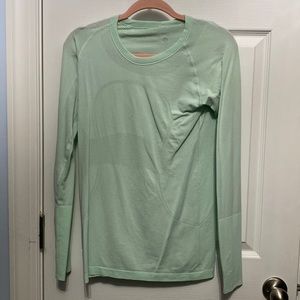 Lululemon long sleeve swiftly